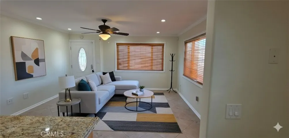 Virtually staged Livingroom
