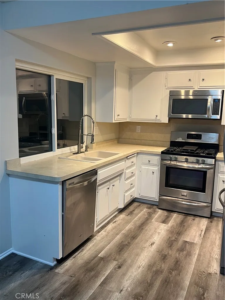 2302 El Grande, Hemet, California 92545 home-pic-3