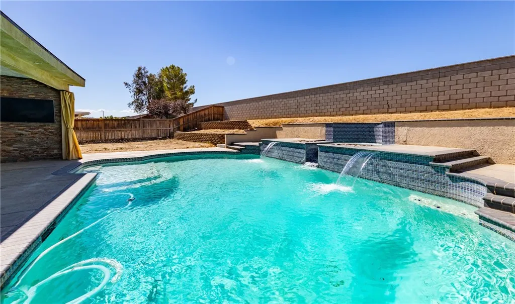 13020 Banning, Victorville, California 92392 home-pic-33