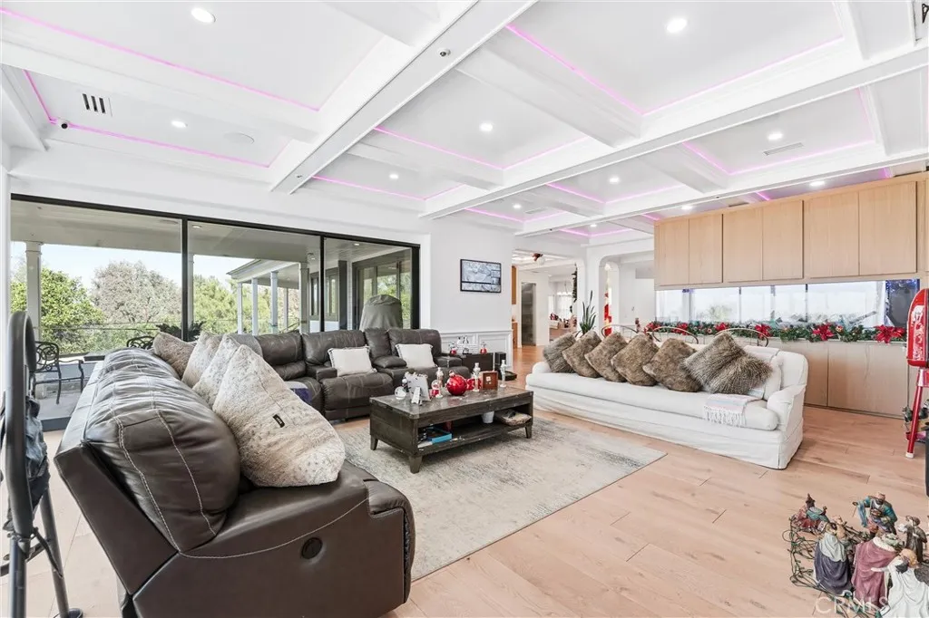 381 S Henning Way, Anaheim, California 92807 home-pic-22