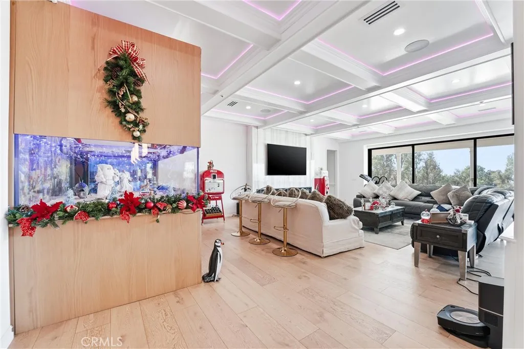 381 S Henning Way, Anaheim, California 92807 home-pic-20