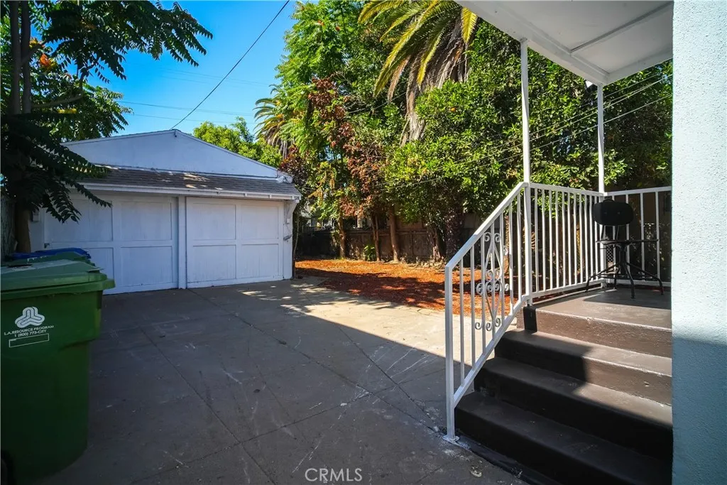 332 E 79th Street, Los Angeles, California 90003 home-pic-14