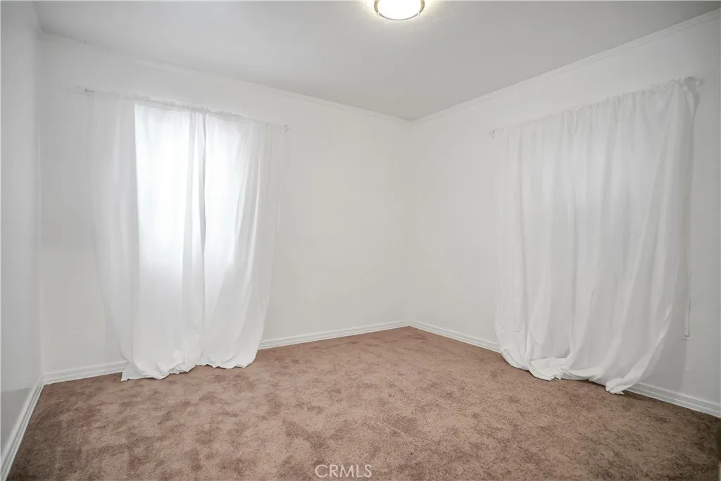 332 E 79th Street, Los Angeles, California 90003 home-pic-11