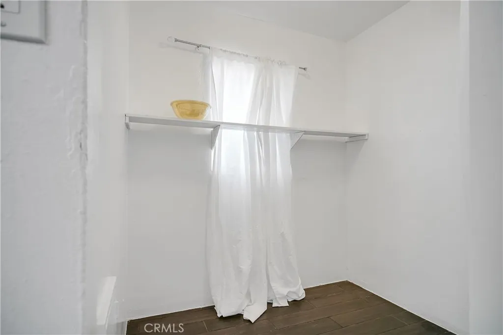 332 E 79th Street, Los Angeles, California 90003 home-pic-12