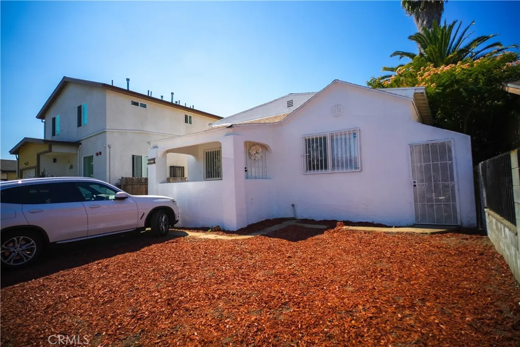 332 E 79th Street, Los Angeles, California 90003 home-pic-1