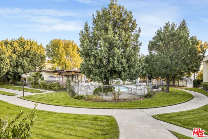 11813 Runnymede 47, North Hollywood, California 91605