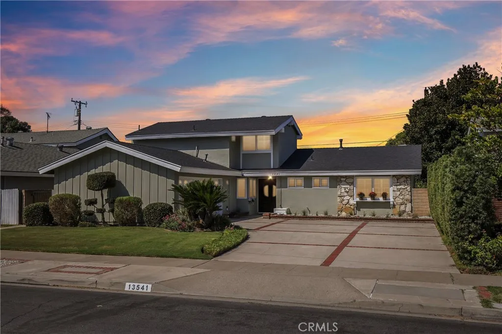 13541 Dean, Tustin, California 92780 home-pic-30