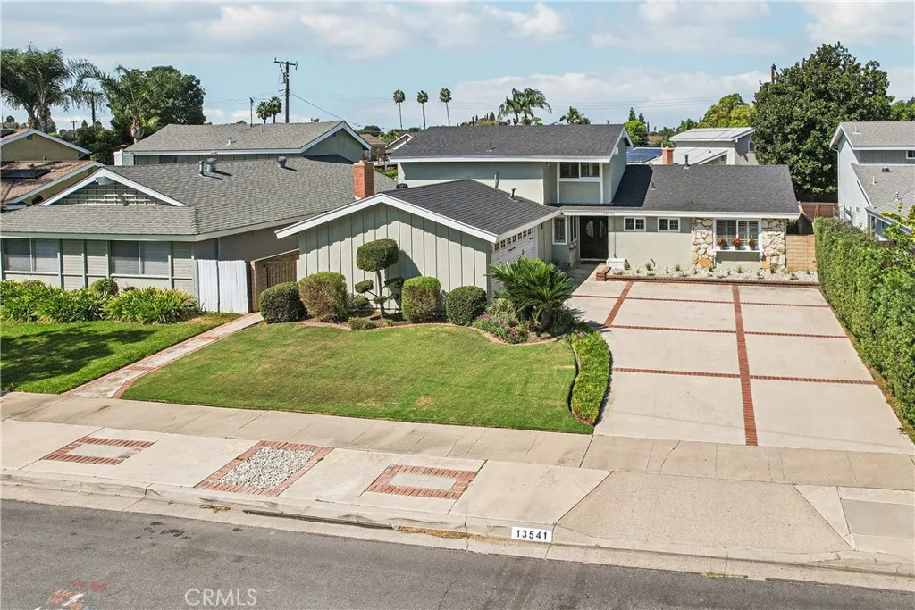 13541 Dean, Tustin, California 92780 home-pic-26
