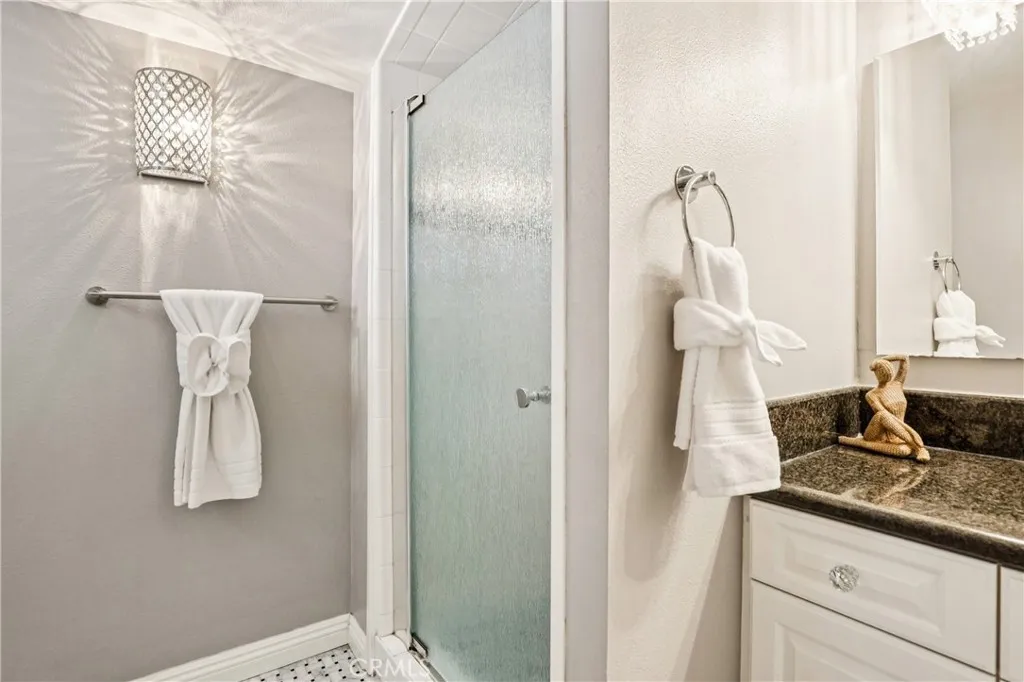 13541 Dean, Tustin, California 92780 home-pic-18