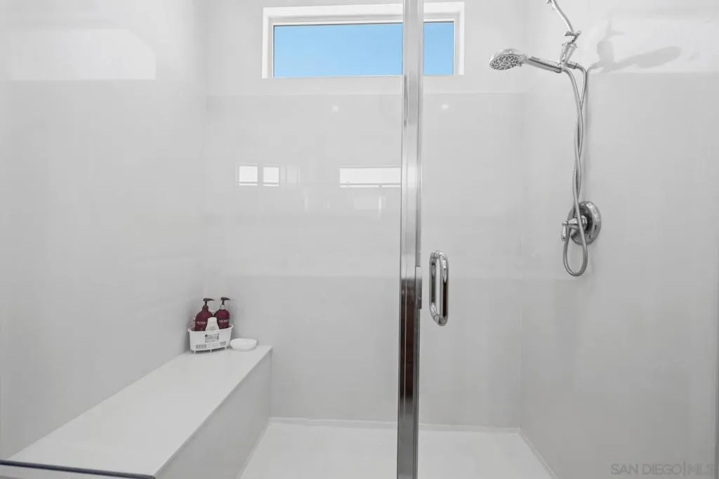 11885 Discovery Ct, Corona, California 92883 home-pic-21
