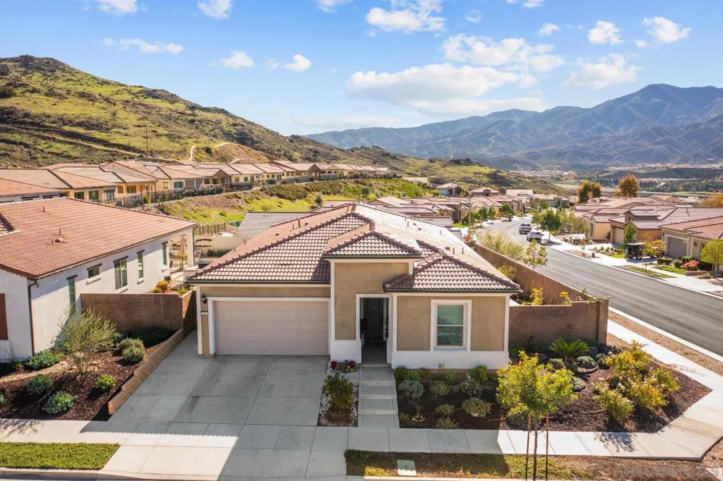 11885 Discovery Ct, Corona, California 92883 home-pic-31