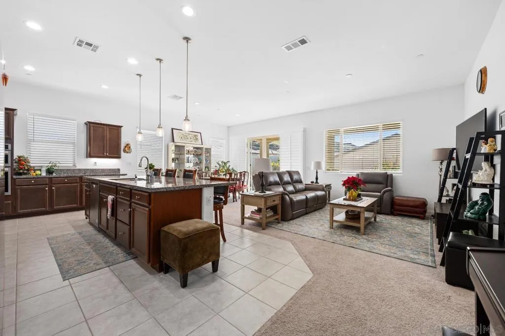11885 Discovery Ct, Corona, California 92883 home-pic-9