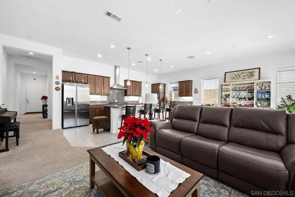 11885 Discovery Ct, Corona, California 92883 home-pic-15