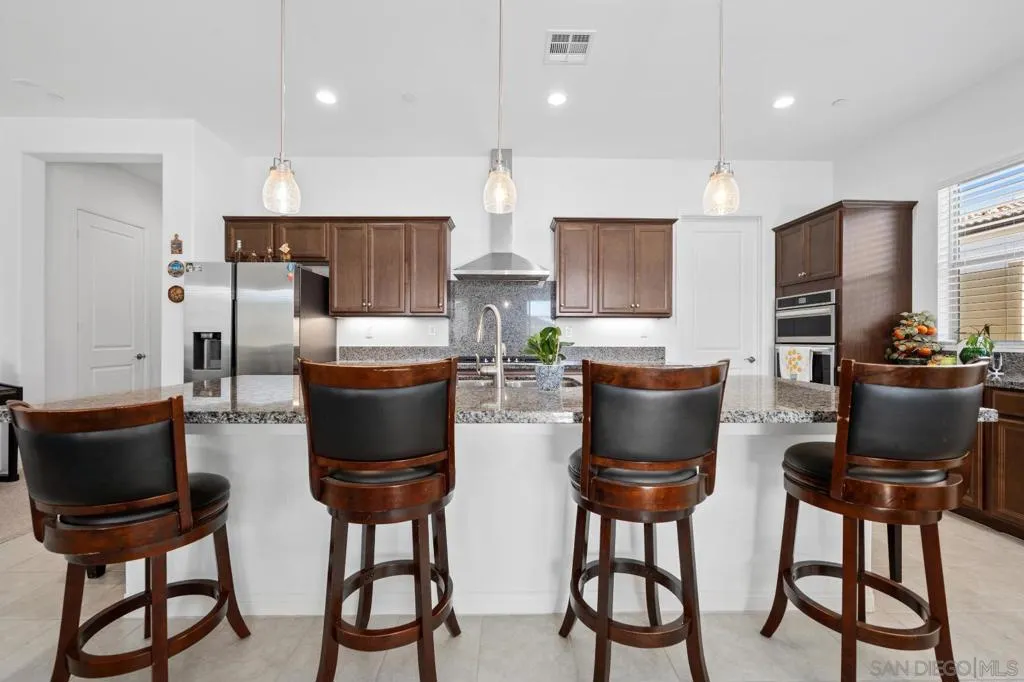 11885 Discovery Ct, Corona, California 92883 home-pic-11