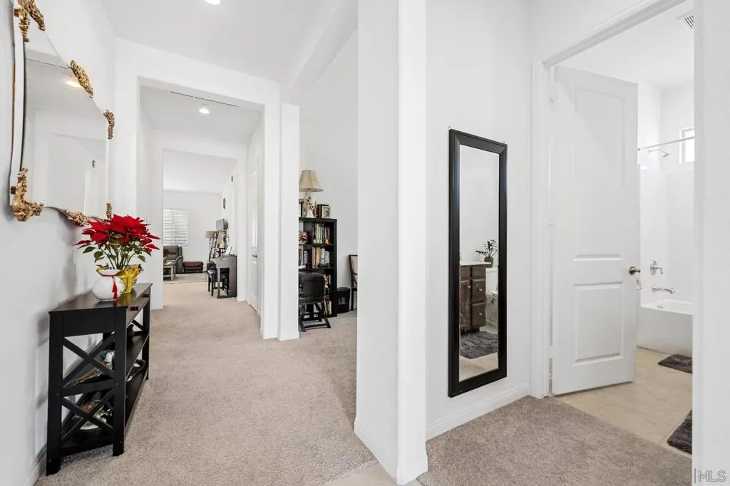 11885 Discovery Ct, Corona, California 92883 home-pic-3
