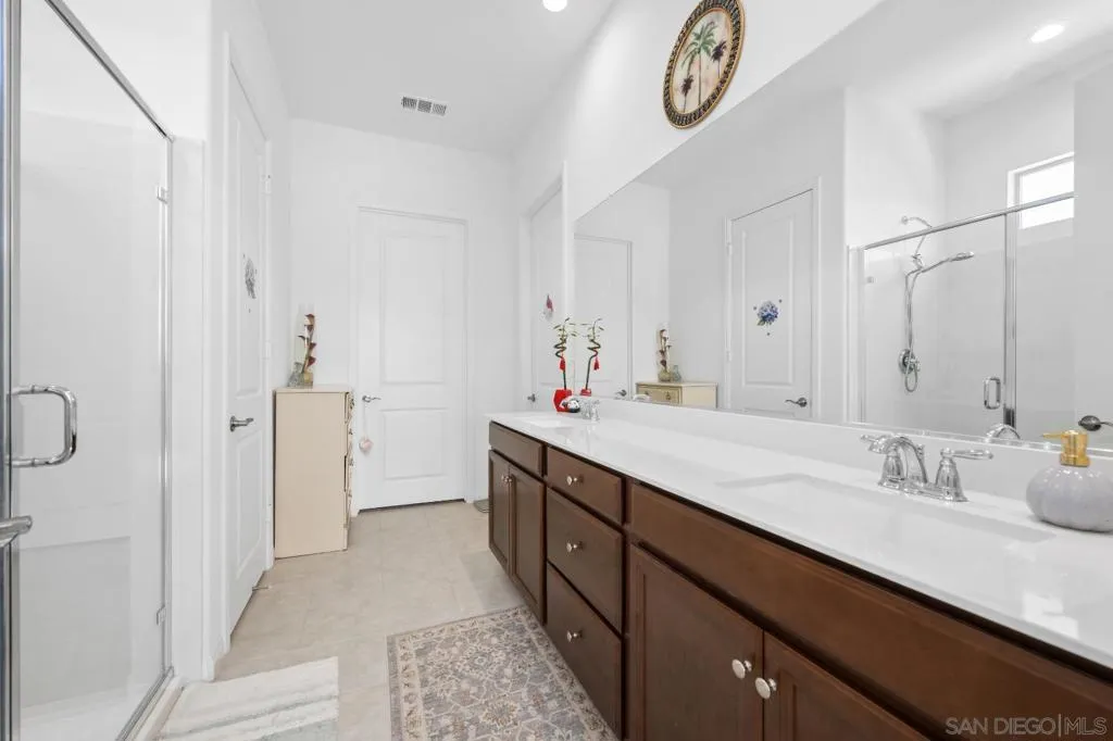11885 Discovery Ct, Corona, California 92883 home-pic-20