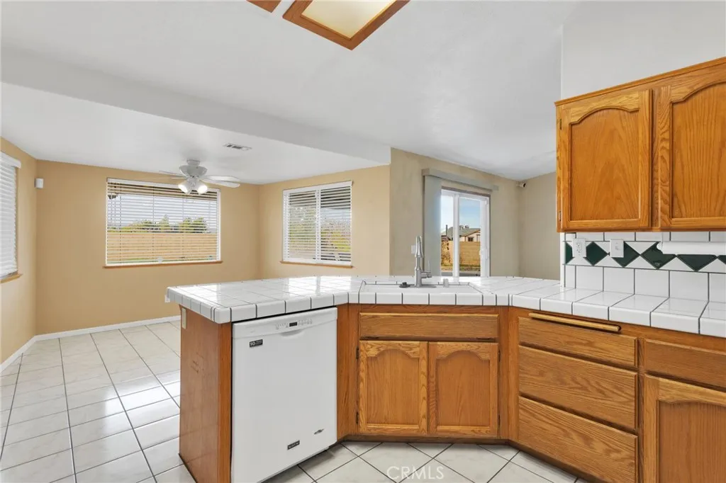 10578 Westway, Hesperia, California 92345 home-pic-15