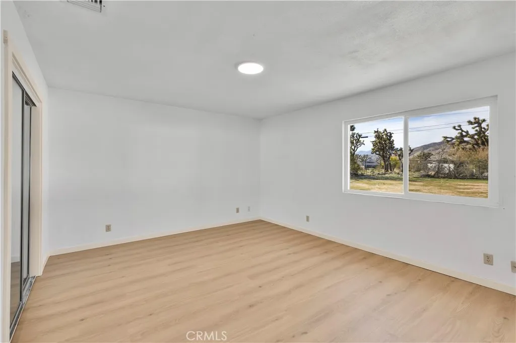 7010 Airway Avenue, Yucca Valley, California 92284 home-pic-16