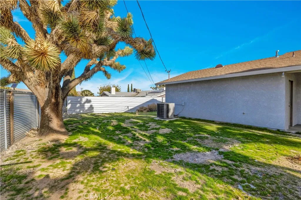 7010 Airway Avenue, Yucca Valley, California 92284 home-pic-40