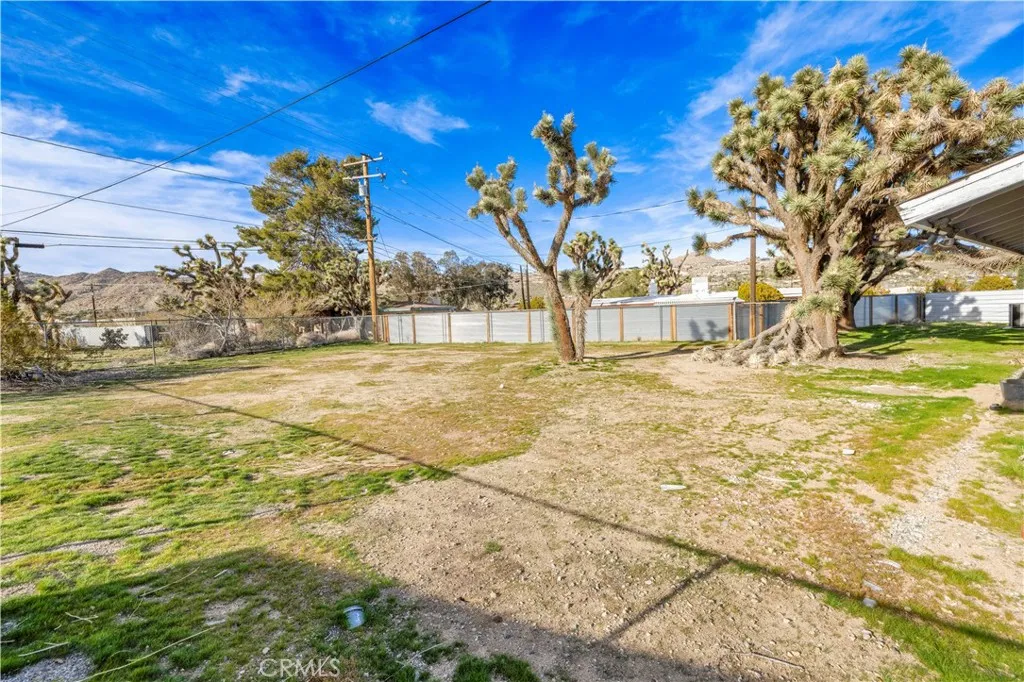 7010 Airway Avenue, Yucca Valley, California 92284 home-pic-65
