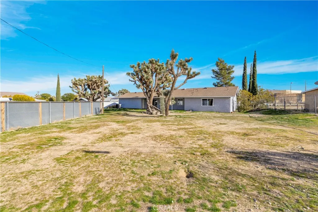 7010 Airway Avenue, Yucca Valley, California 92284 home-pic-37