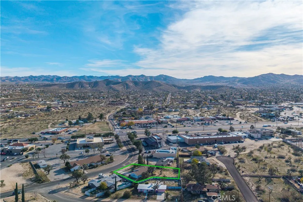 7010 Airway Avenue, Yucca Valley, California 92284 home-pic-47