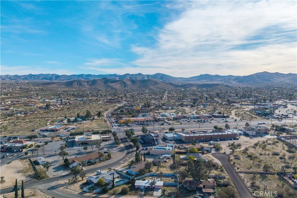 7010 Airway Avenue, Yucca Valley, California 92284 home-pic-58