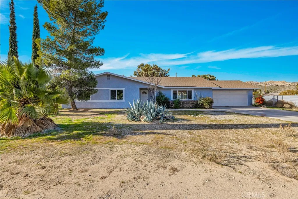 7010 Airway Avenue, Yucca Valley, California 92284 home-pic-1