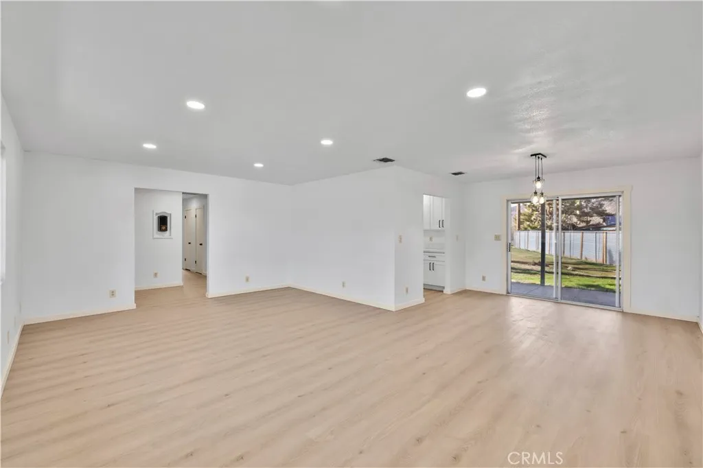 7010 Airway Avenue, Yucca Valley, California 92284 home-pic-7