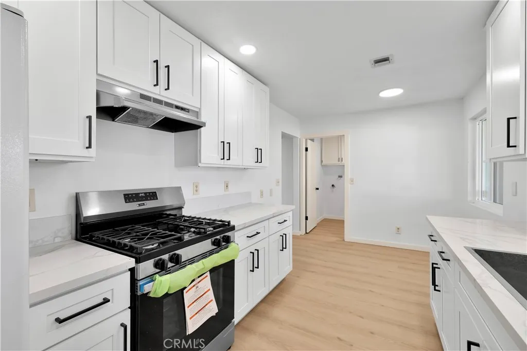 7010 Airway Avenue, Yucca Valley, California 92284 home-pic-12