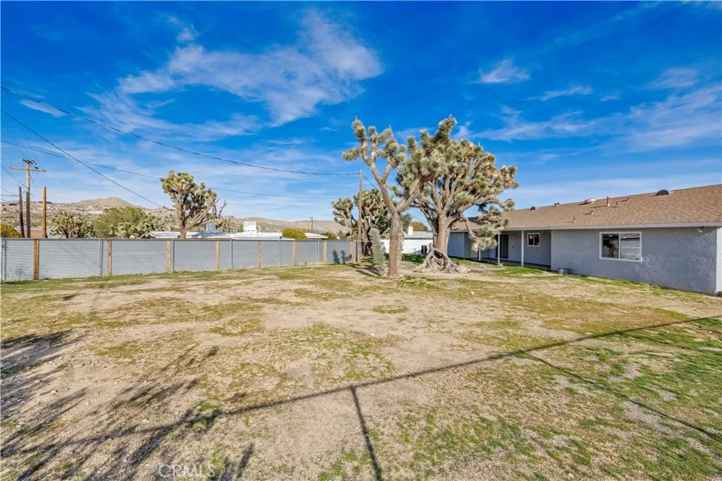 7010 Airway Avenue, Yucca Valley, California 92284 home-pic-66