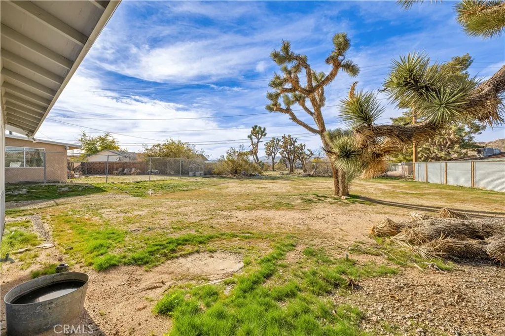 7010 Airway Avenue, Yucca Valley, California 92284 home-pic-64