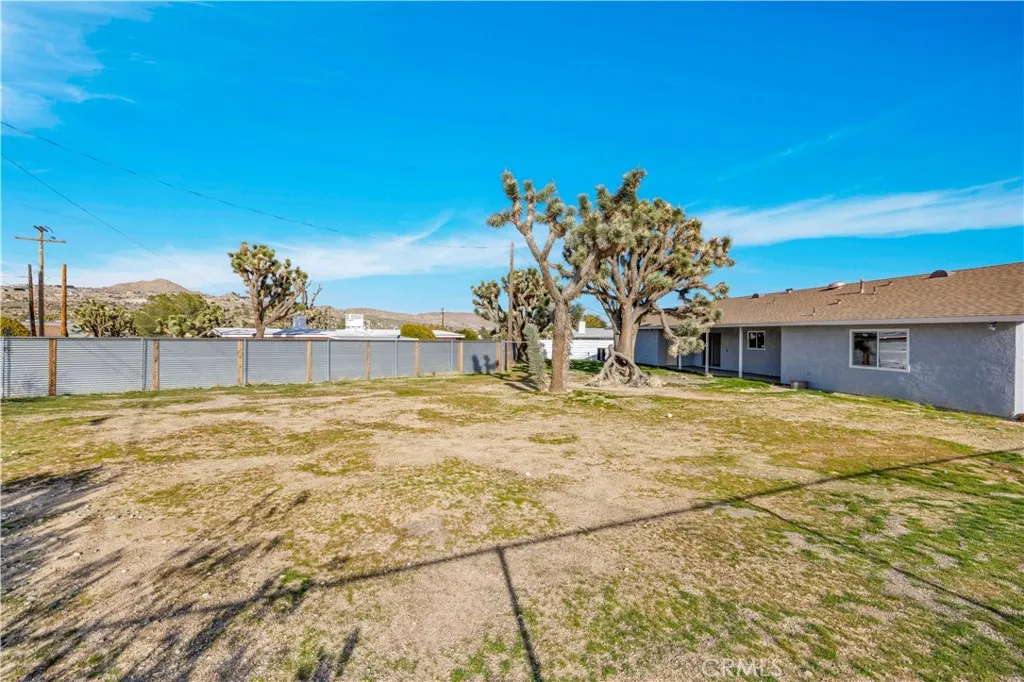 7010 Airway Avenue, Yucca Valley, California 92284 home-pic-36