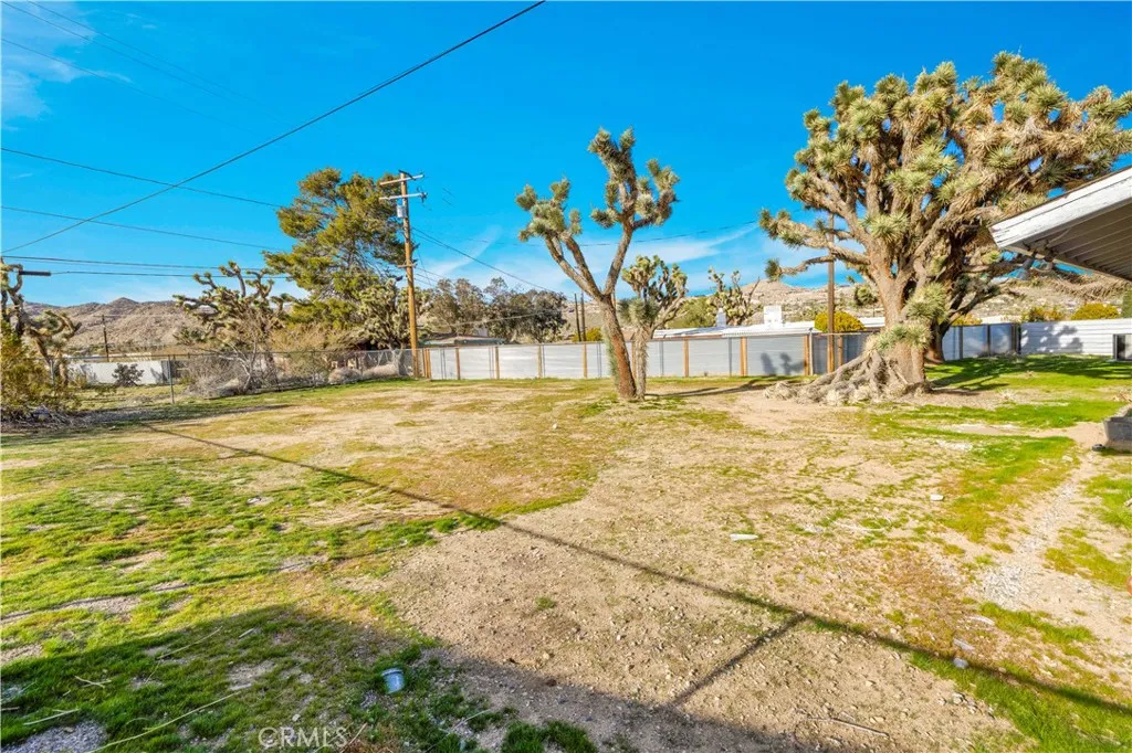 7010 Airway Avenue, Yucca Valley, California 92284 home-pic-35