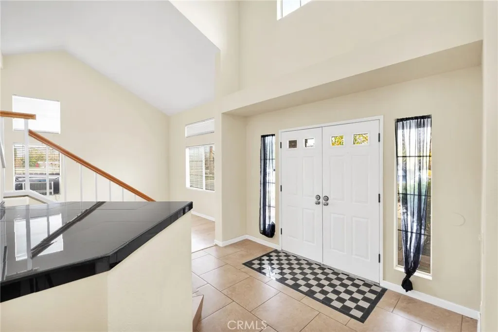 12734 Trotters Lane, Victorville, California 92392 home-pic-8