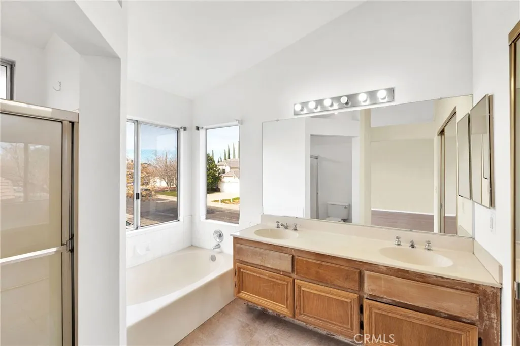 12734 Trotters Lane, Victorville, California 92392 home-pic-33
