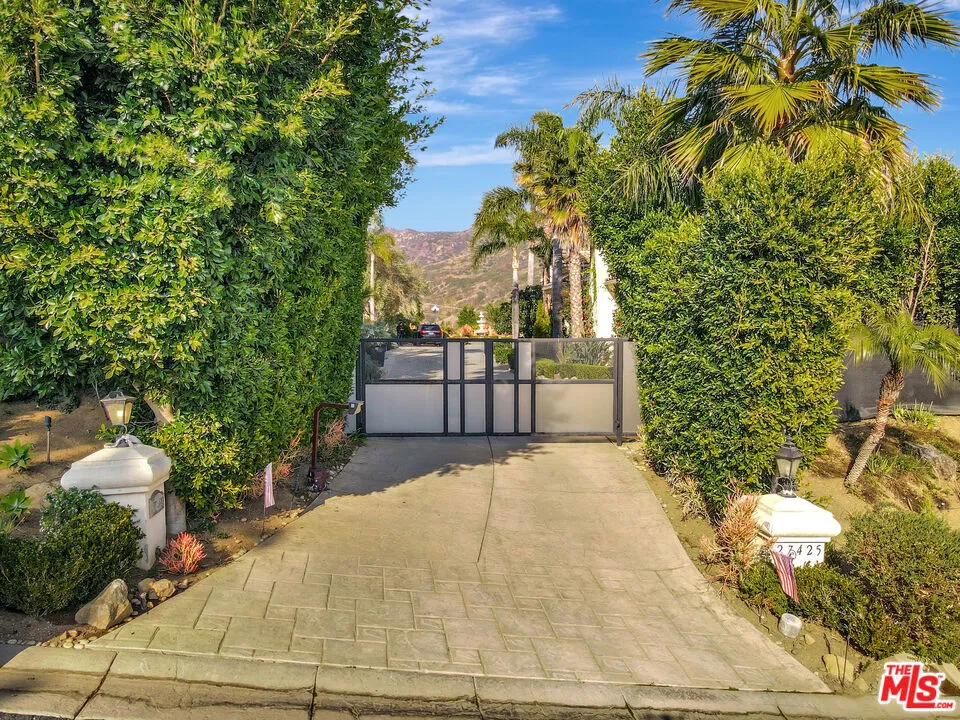 gate
