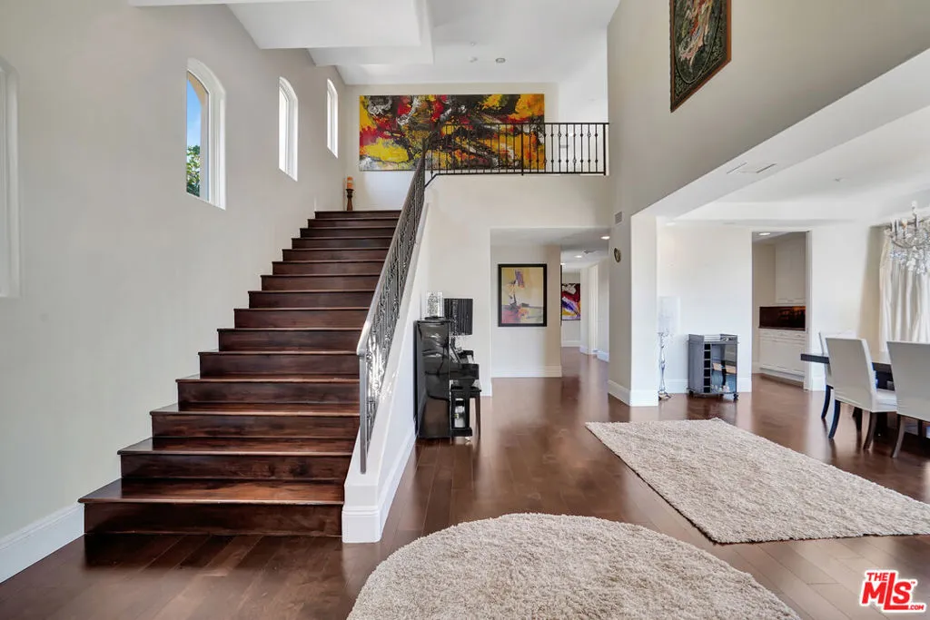Stair to 2nd story
