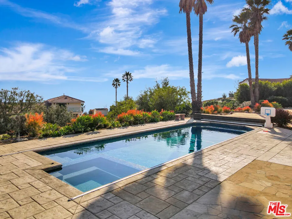 Pool looking S