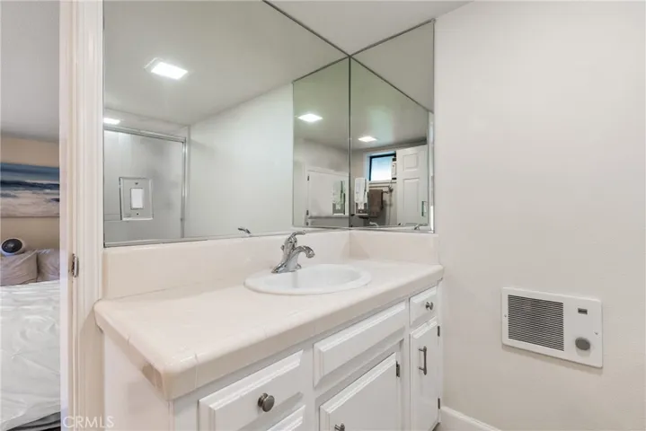 The guest suite has its own private 3/4 bathroom.
