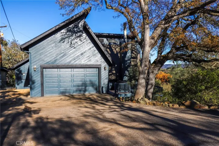 Impeccably maintained and showcasing true pride of ownership, this exceptional property is a rare find. Book an appointment today!