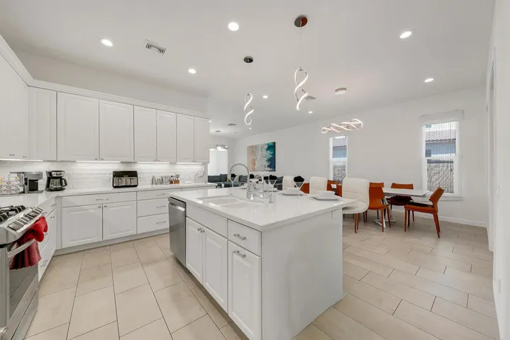 13 KITCHEN MLS