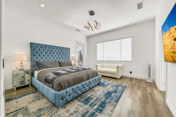 22 MASTER BED MLS