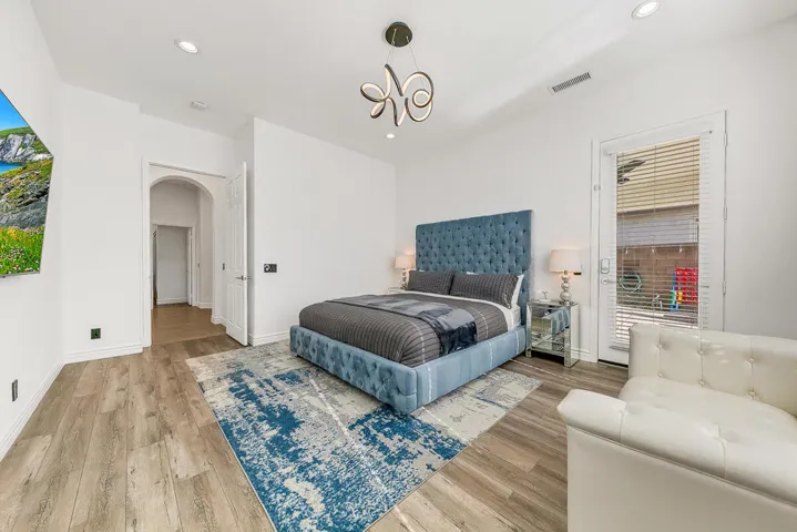 23 MASTER BED MLS