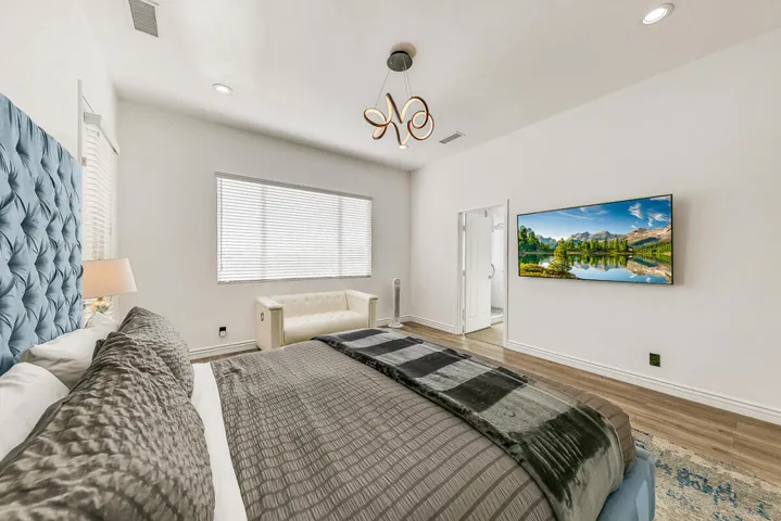 24 MASTER BED MLS