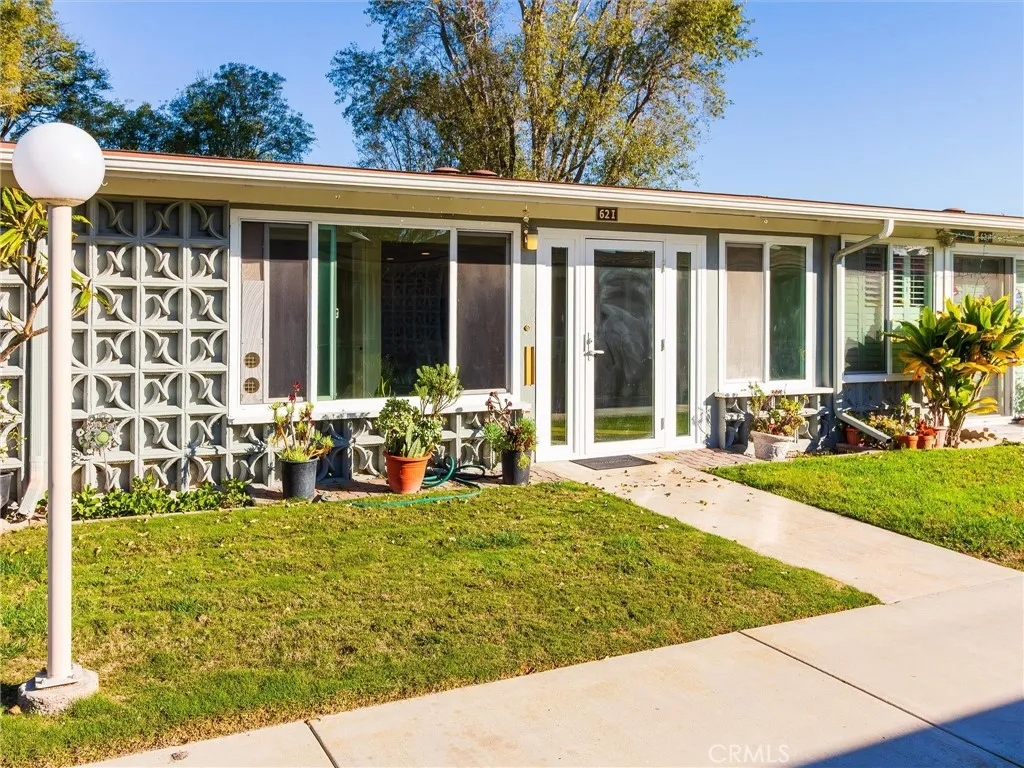 13860 St. Andrews 62i, Seal Beach, California 90740 home-pic-2