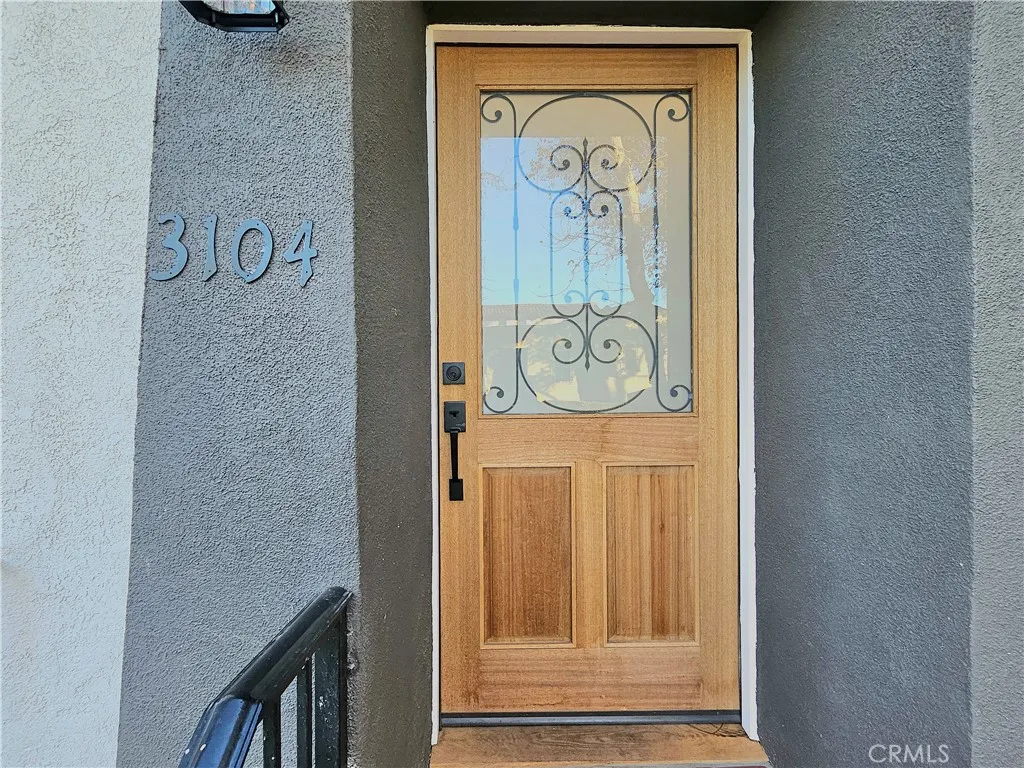3104 W 43rd Place, Los Angeles, California 90008 home-pic-12