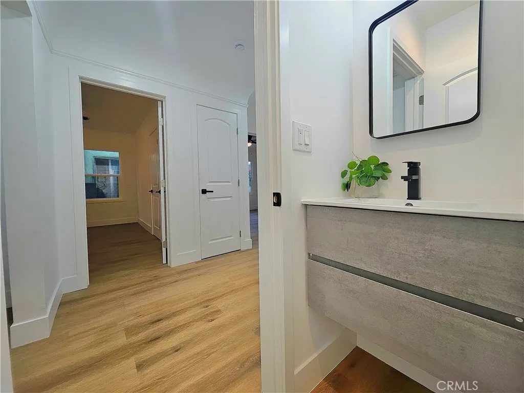 3104 W 43rd Place, Los Angeles, California 90008 home-pic-22