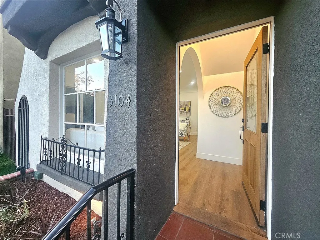 3104 W 43rd Place, Los Angeles, California 90008 home-pic-10