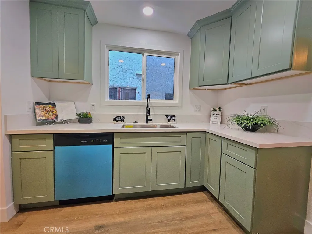 3104 W 43rd Place, Los Angeles, California 90008 home-pic-14